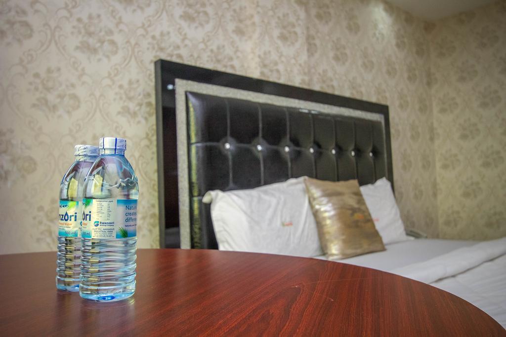Sal'S Boutique Hotel カンパラ エクステリア 写真