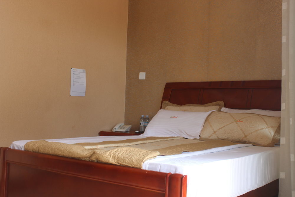 Sal'S Boutique Hotel カンパラ エクステリア 写真